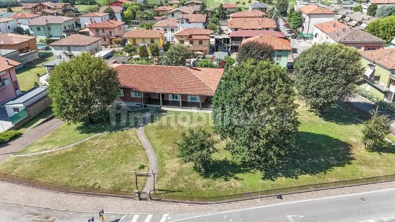 Villa in vendita a Osio Sopra