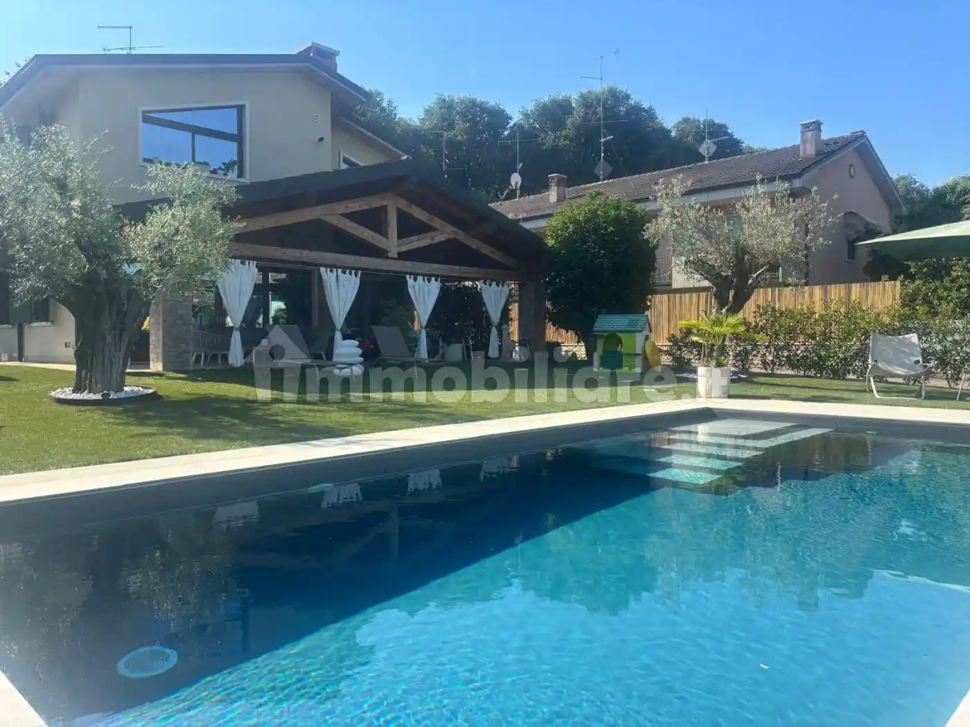 Villa in vendita a Valeggio sul Mincio