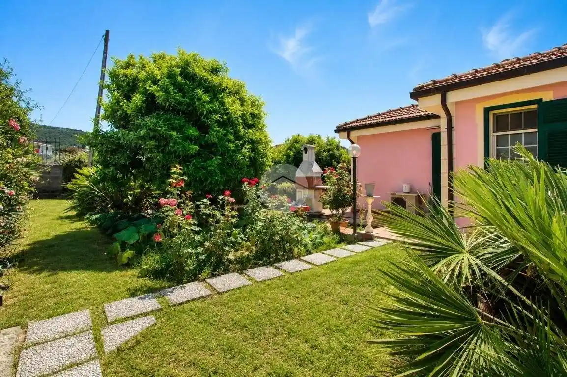 Villa in vendita a Imperia