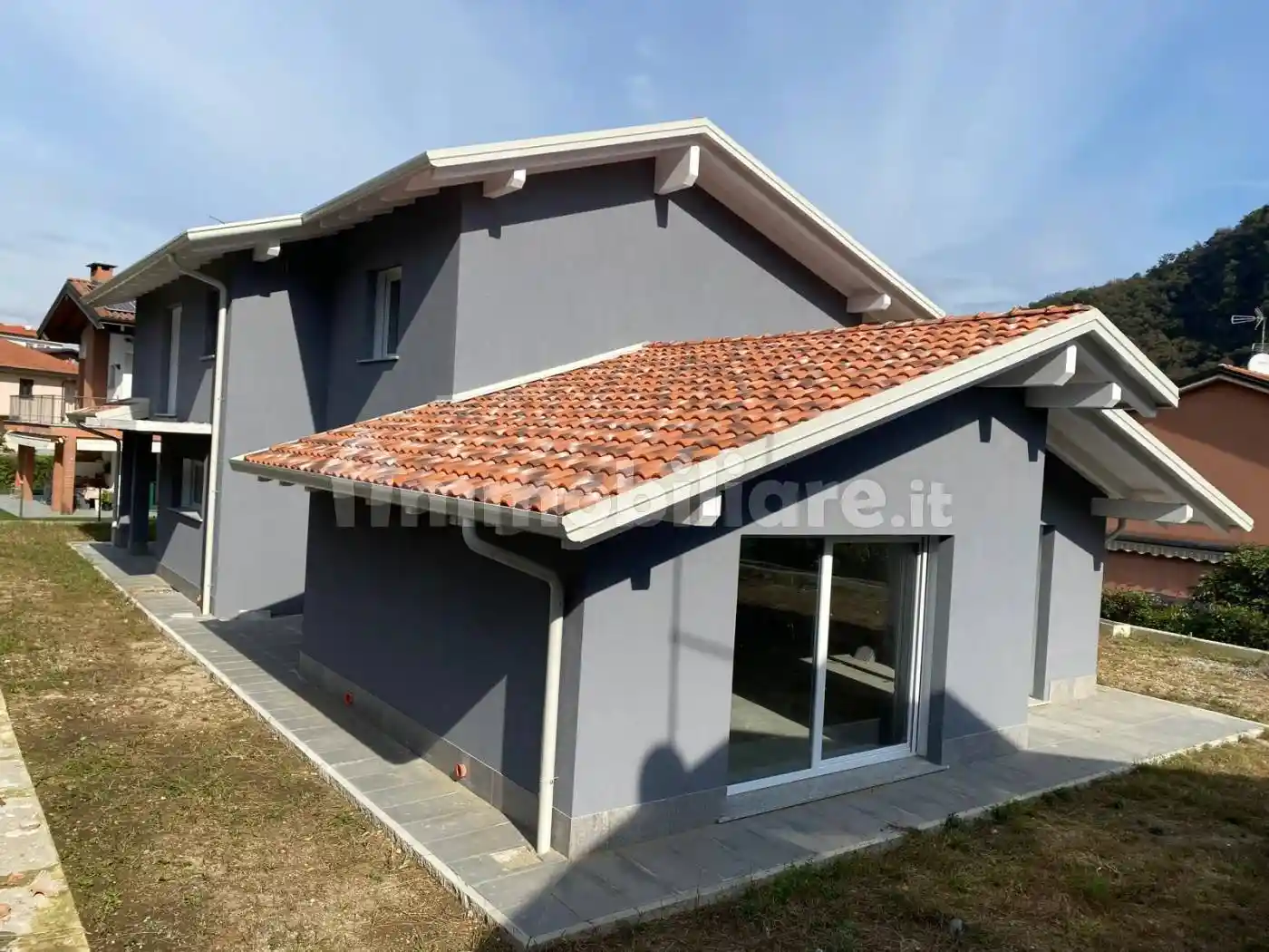 Villa in vendita a Lavena Ponte Tresa