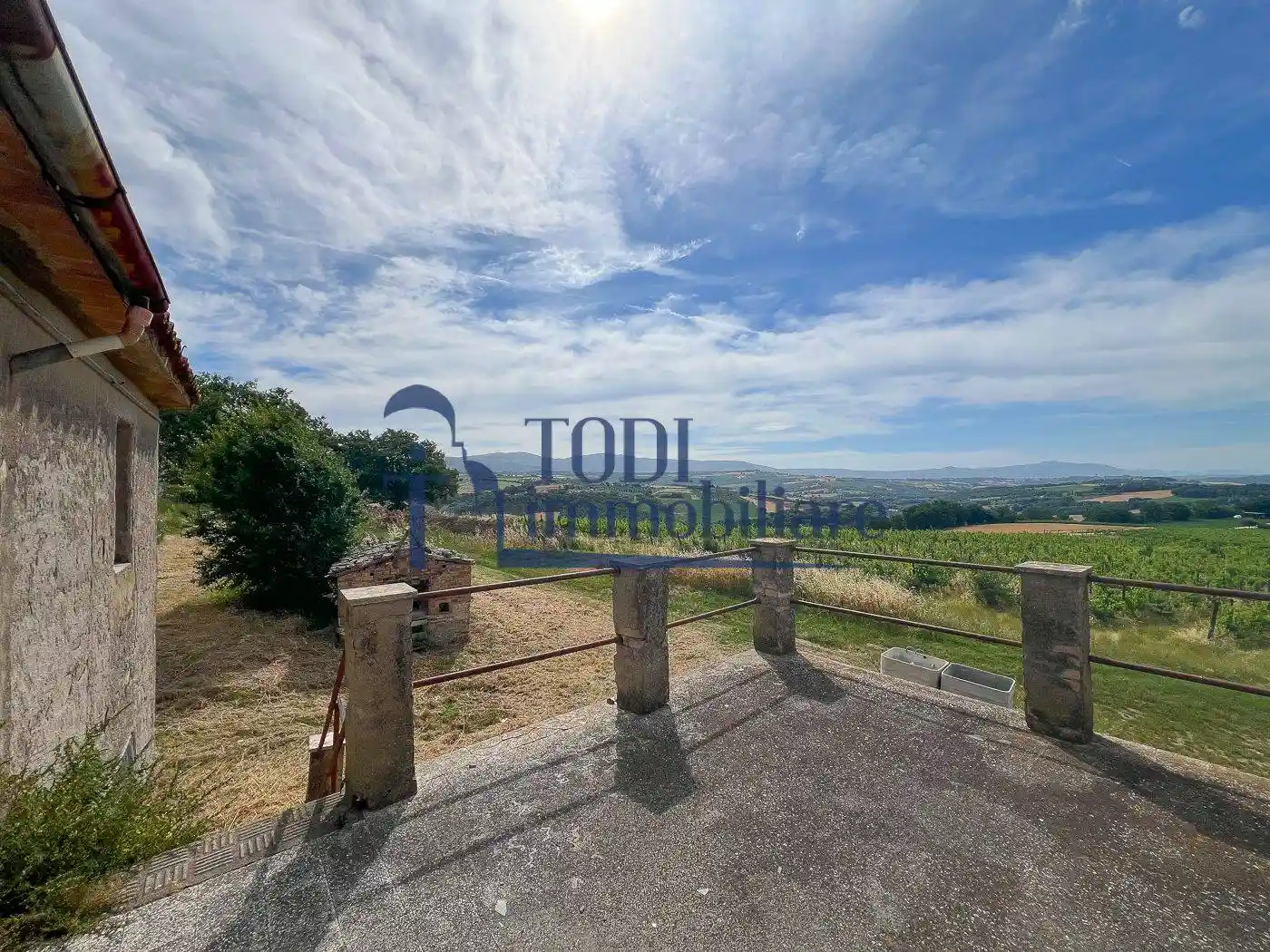 Rustico - Casale in vendita a Todi