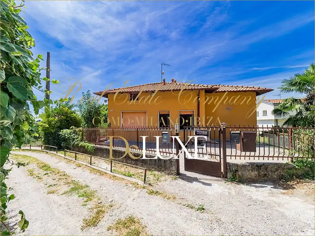 Villa in vendita a Albese con Cassano