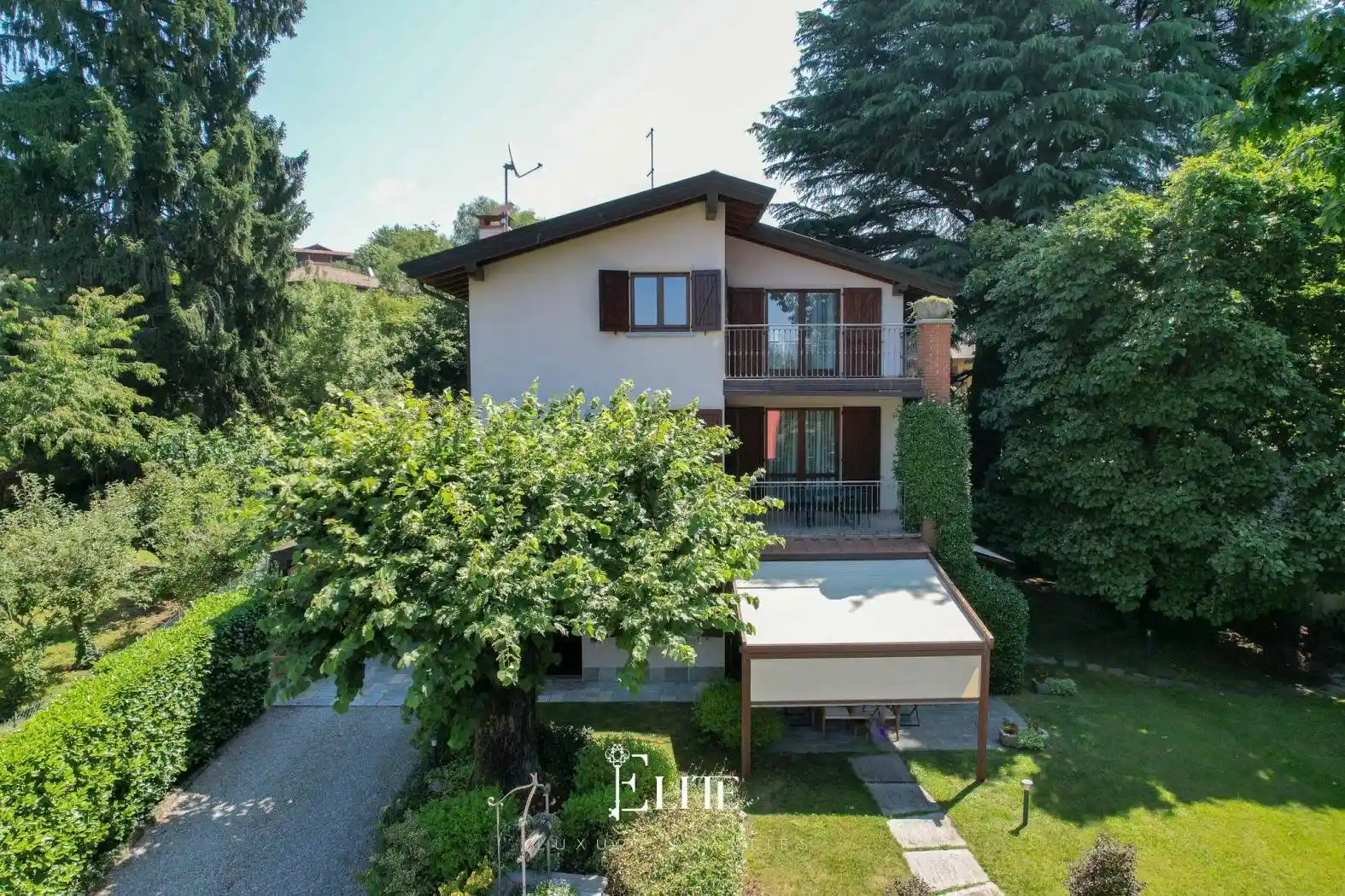 Villa in vendita a Besozzo