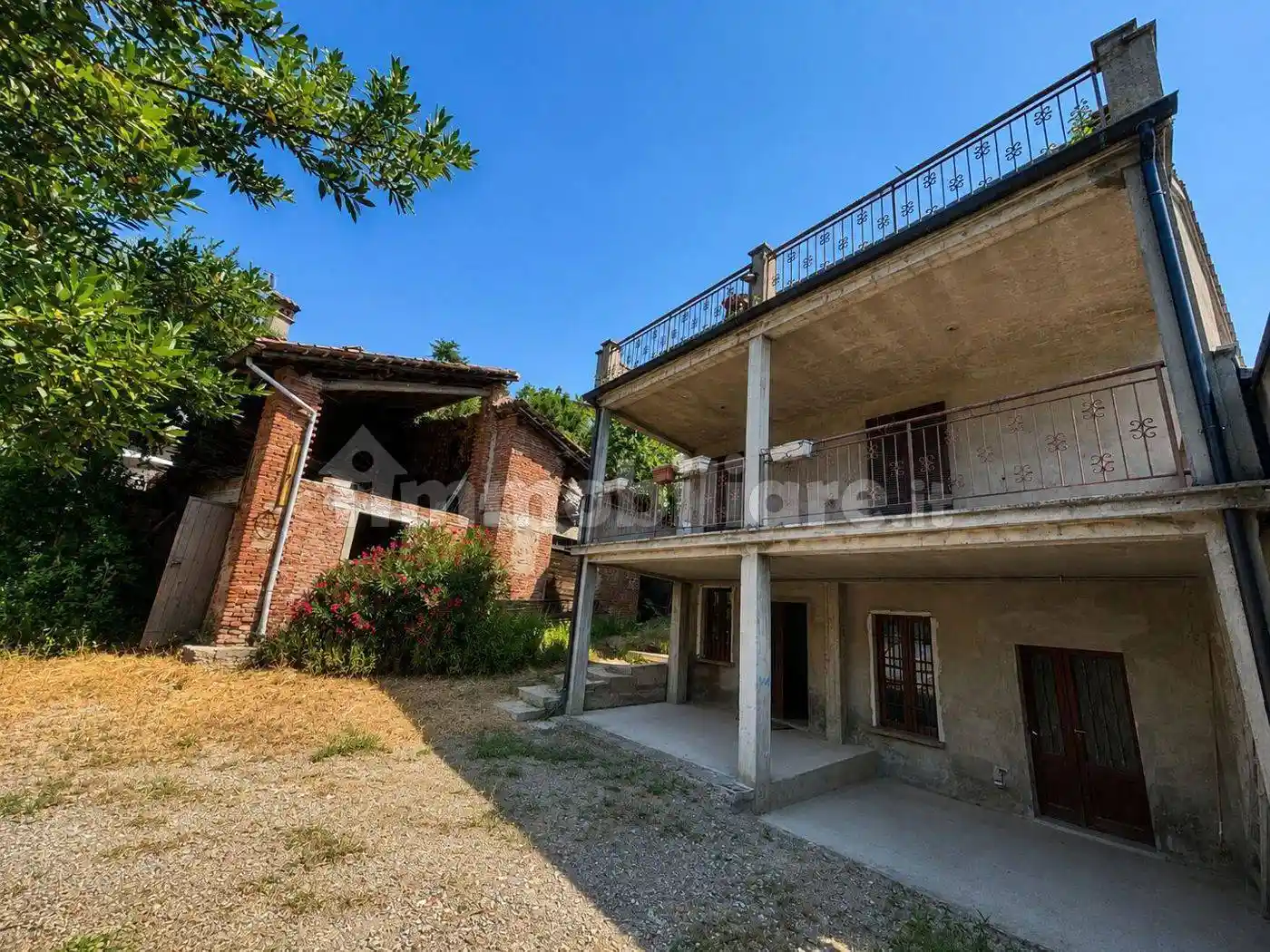 Villa in vendita a Rovescala
