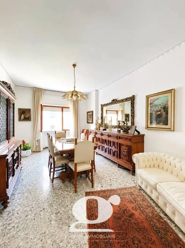 Appartamento in vendita a Napoli