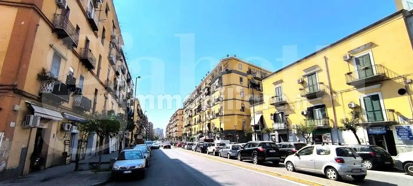 Appartamento in vendita a Napoli