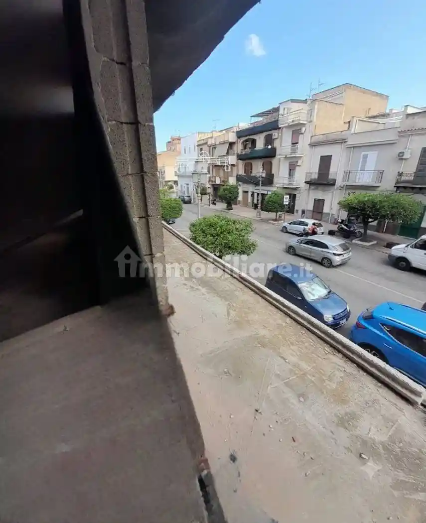 Palazzo - Edificio in vendita a Cinisi