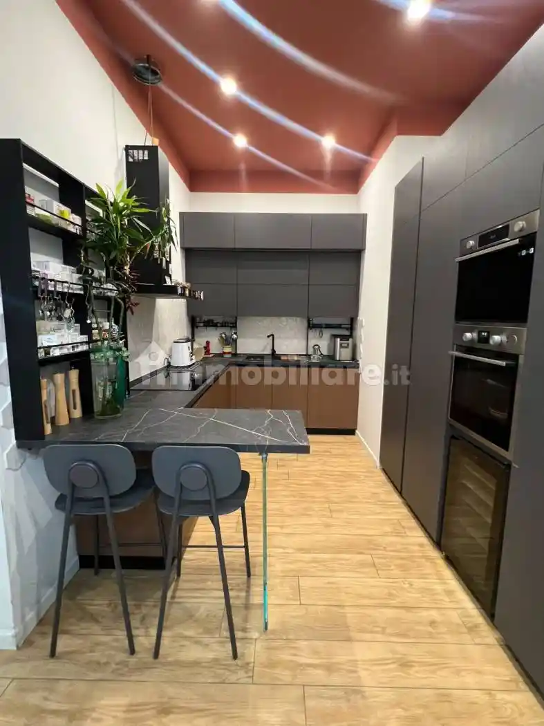 Appartamento in vendita a Napoli