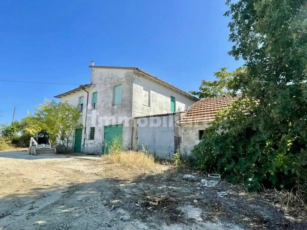 Rustico - Casale in vendita a Agugliano