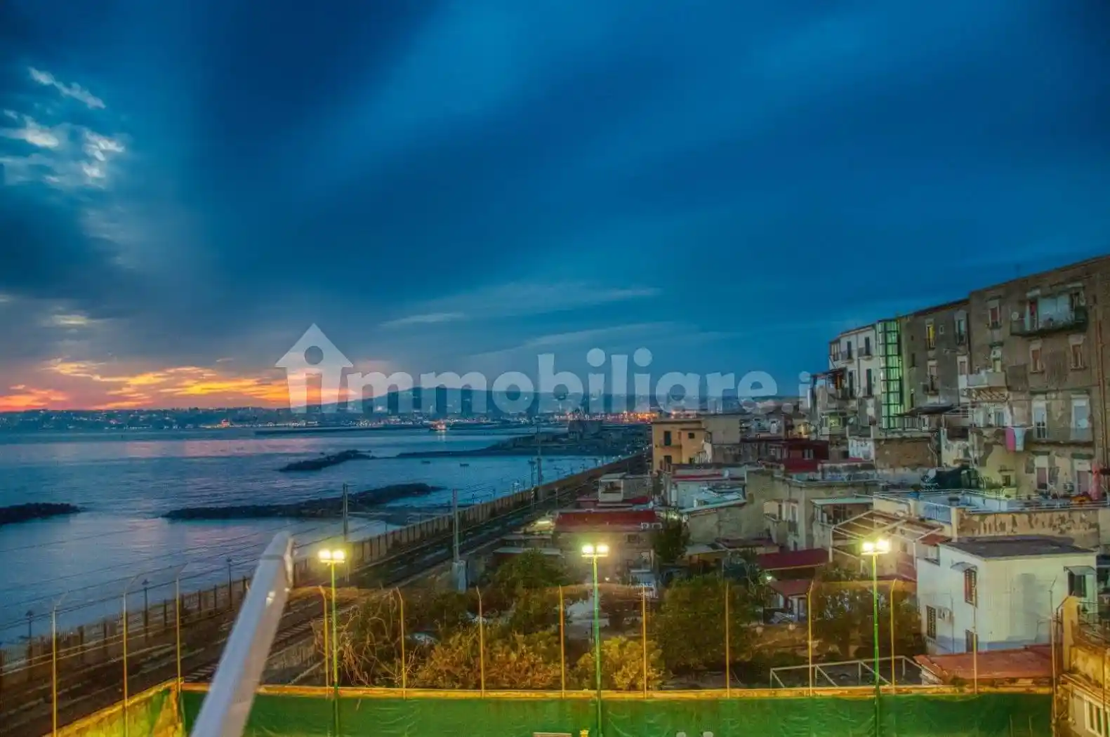 Appartamento in vendita a Napoli