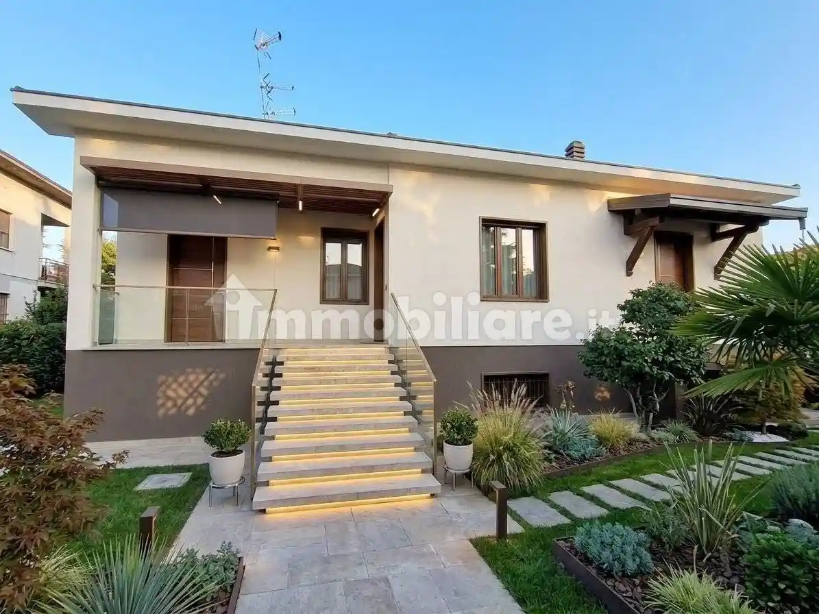 Villa in vendita a Fagnano Olona