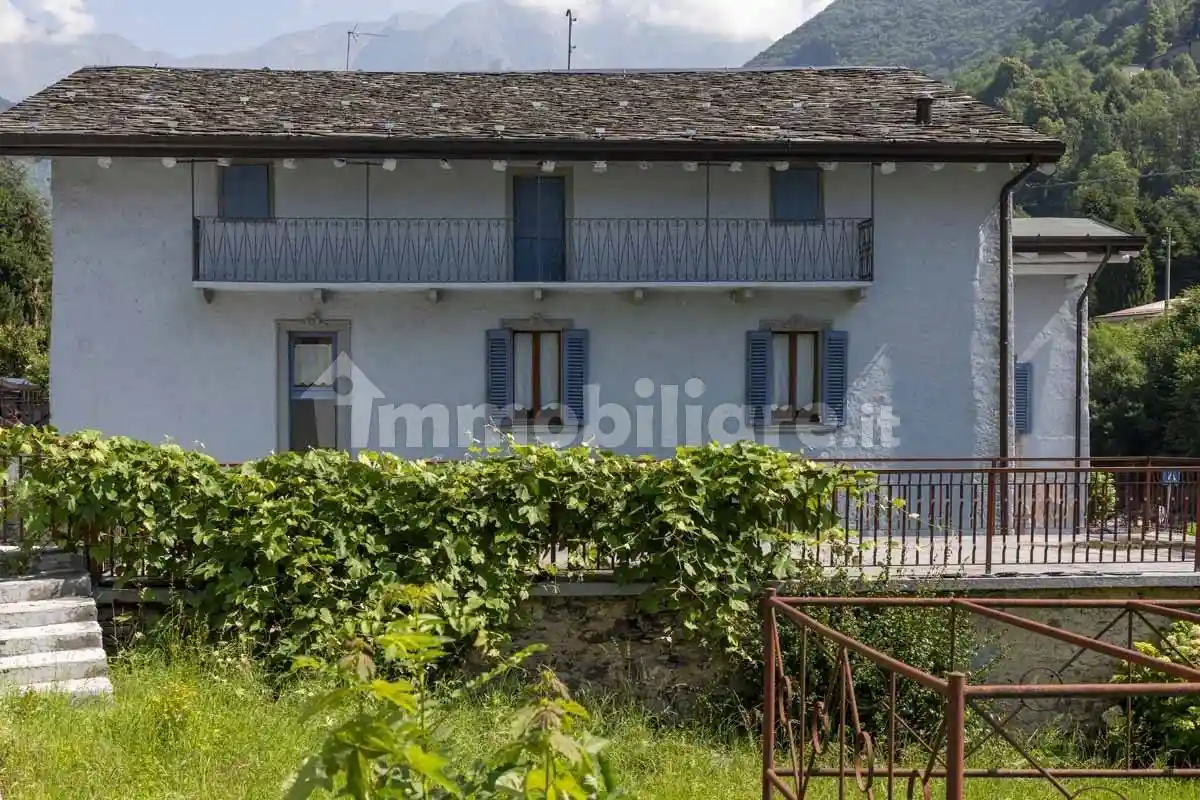 Villa in vendita a Gandellino