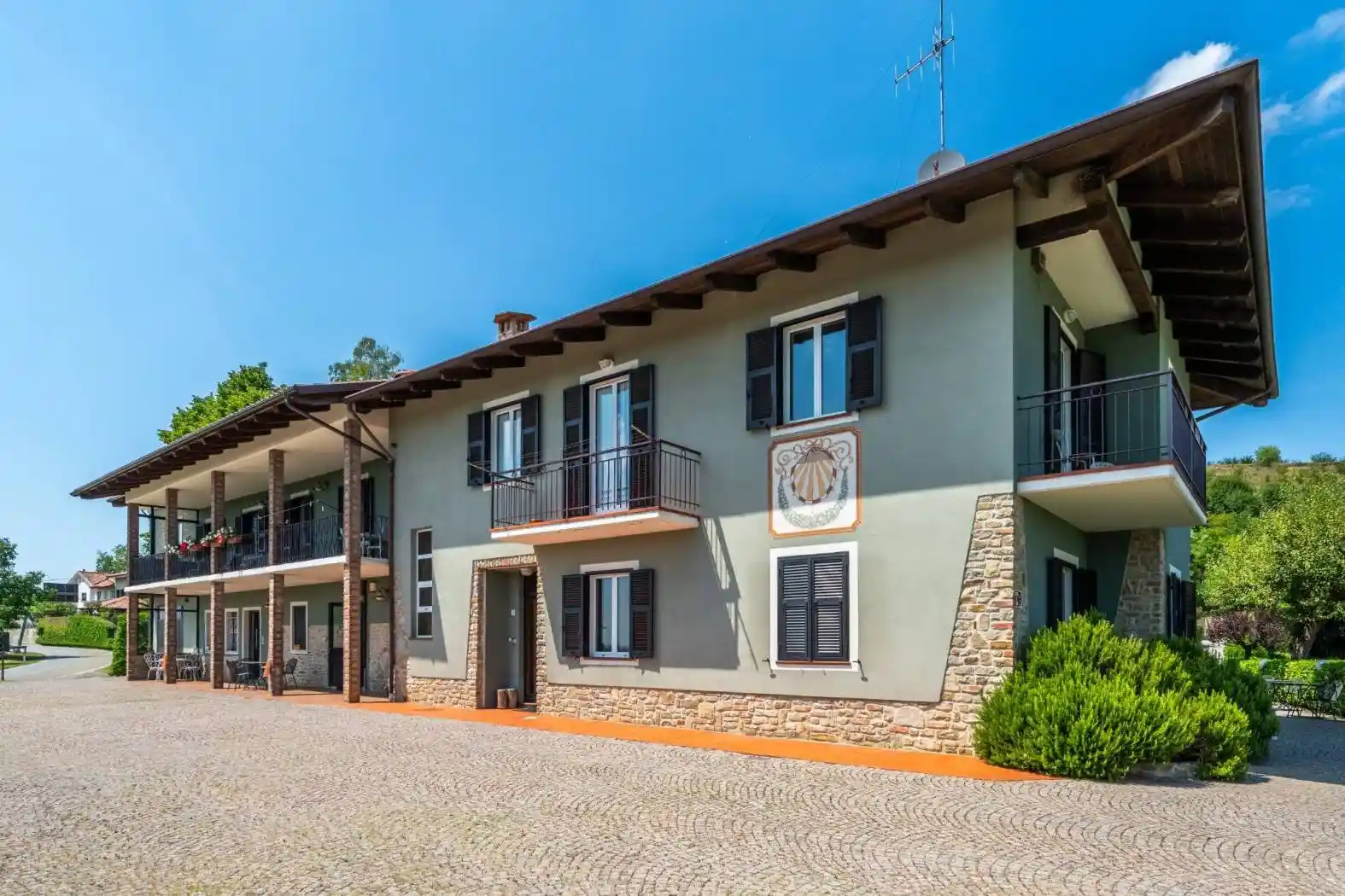 Villa in vendita a Cerretto Langhe