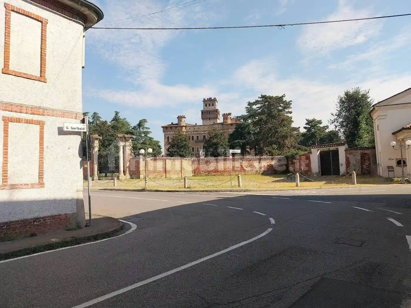 Palazzo - Edificio in vendita a Chignolo Po