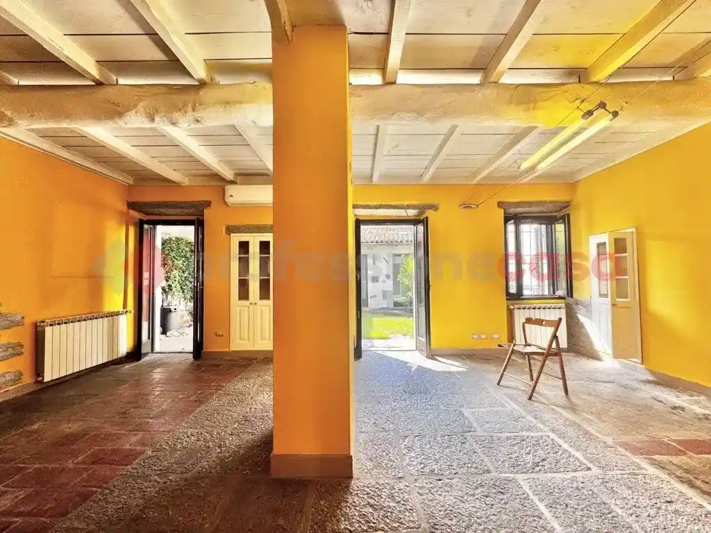 Casa indipendente in vendita a Arona