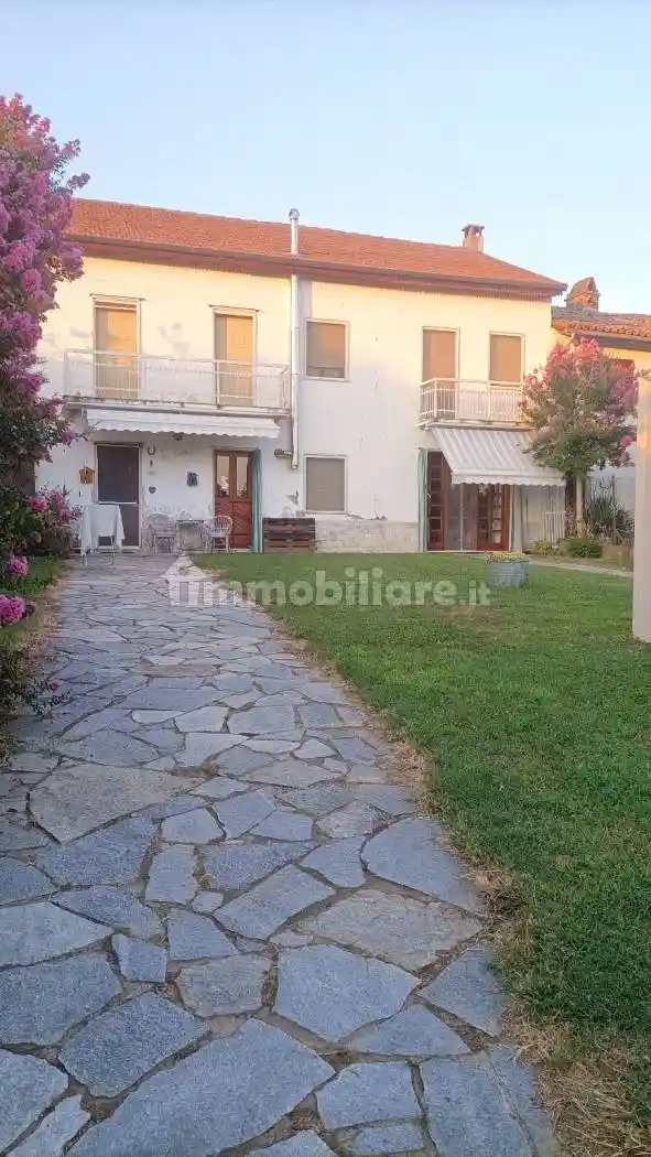 Casa indipendente in vendita a Mombello Monferrato