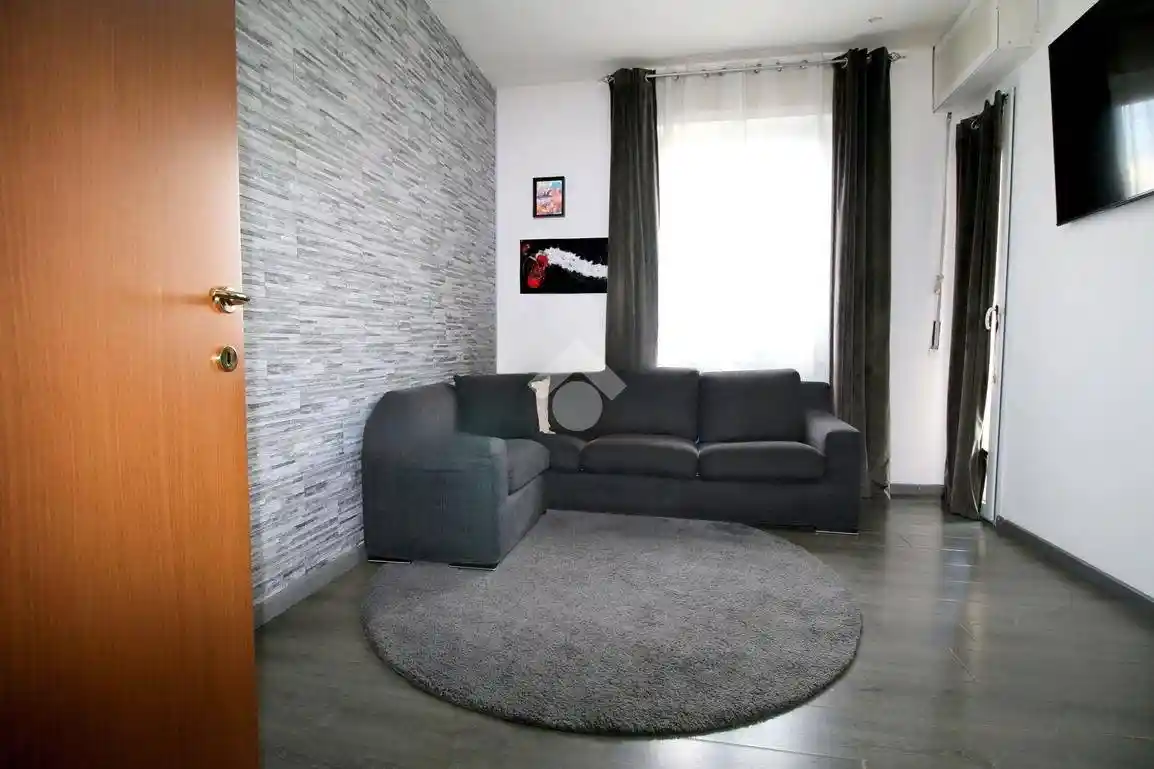 Appartamento in vendita a Caronno Pertusella