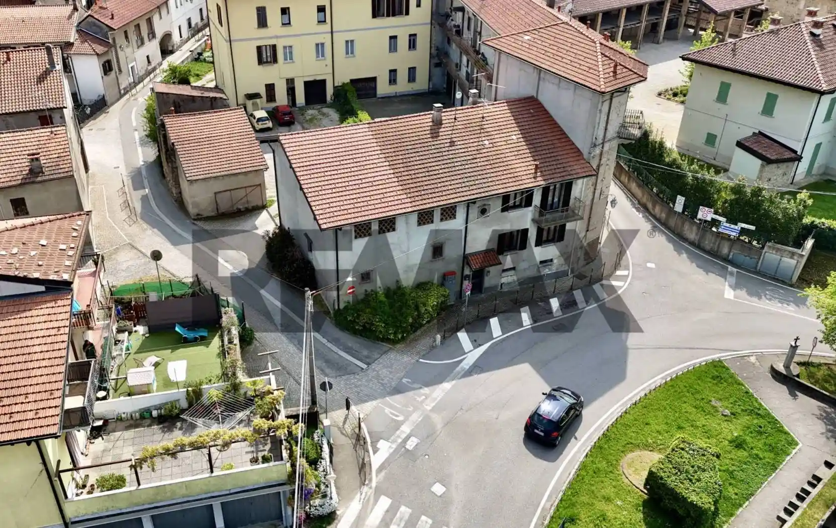Appartamento in vendita a Gazzada Schianno