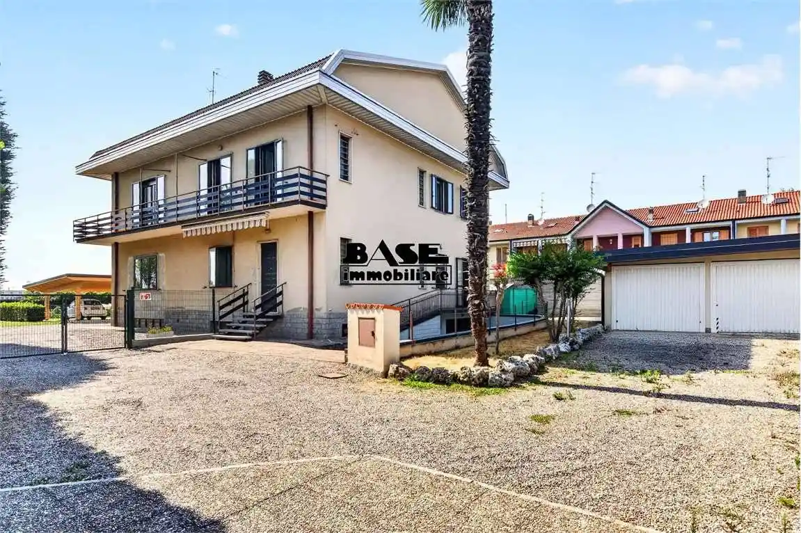 Villa in vendita a Cermenate