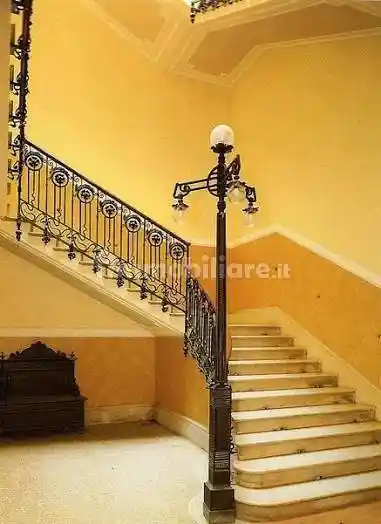 Palazzo - Edificio in vendita a Padova