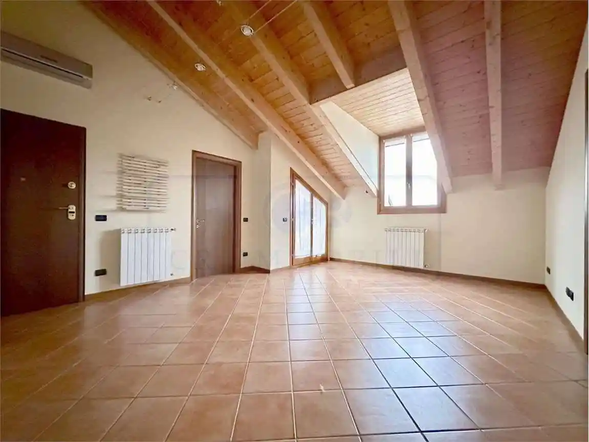 Attico - Mansarda in affitto a Bollate