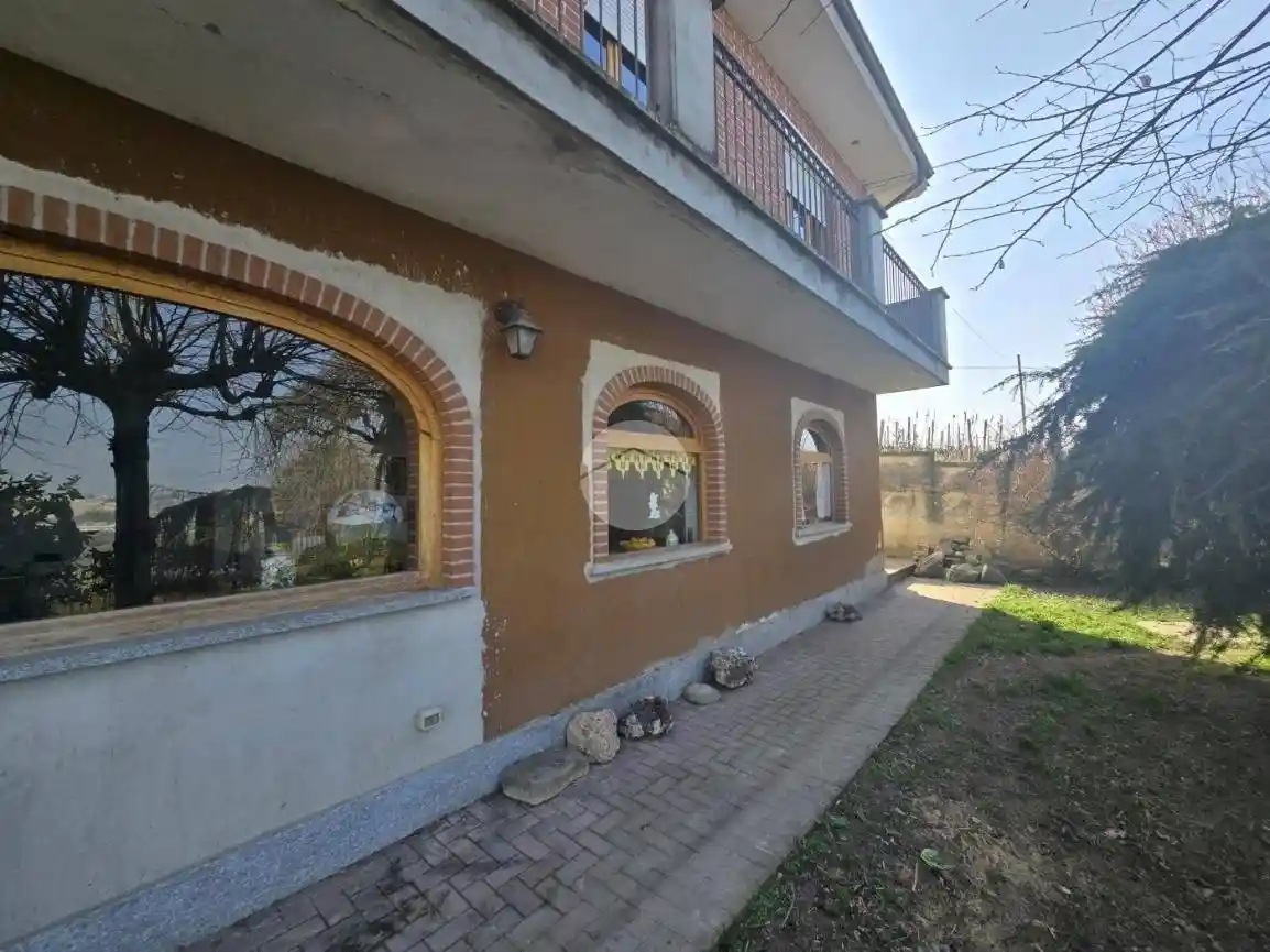 Villa in vendita a Castiglione Tinella