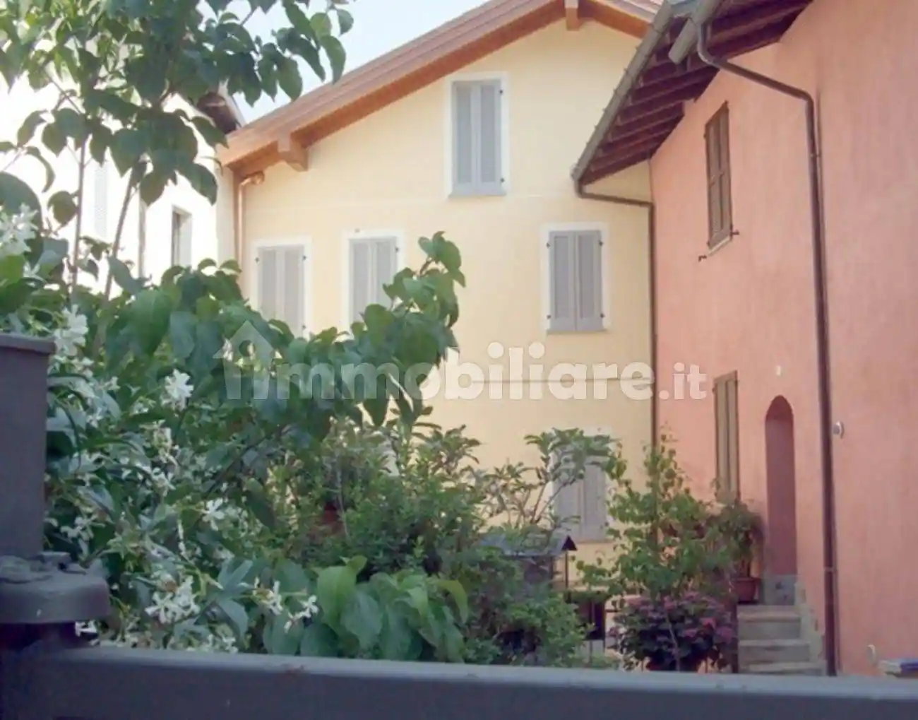 Appartamento in affitto a Monvalle