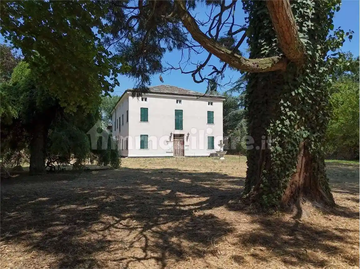 Villa in vendita a Modena