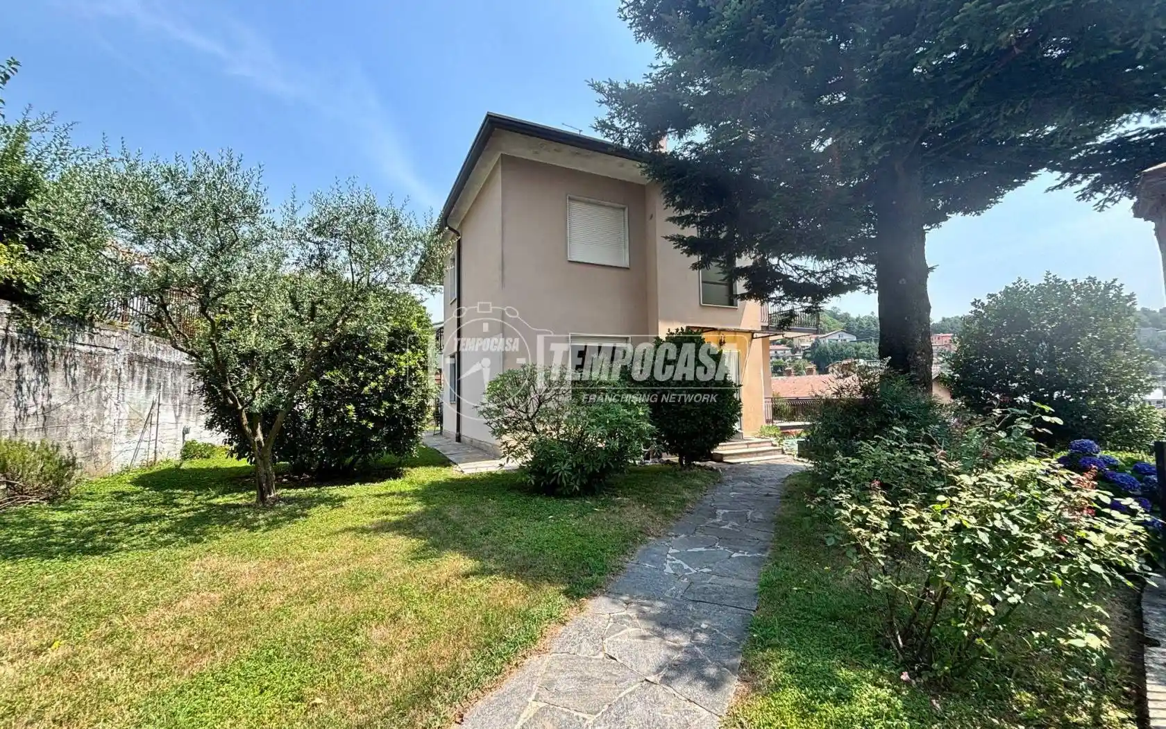 Appartamento in vendita a Lipomo