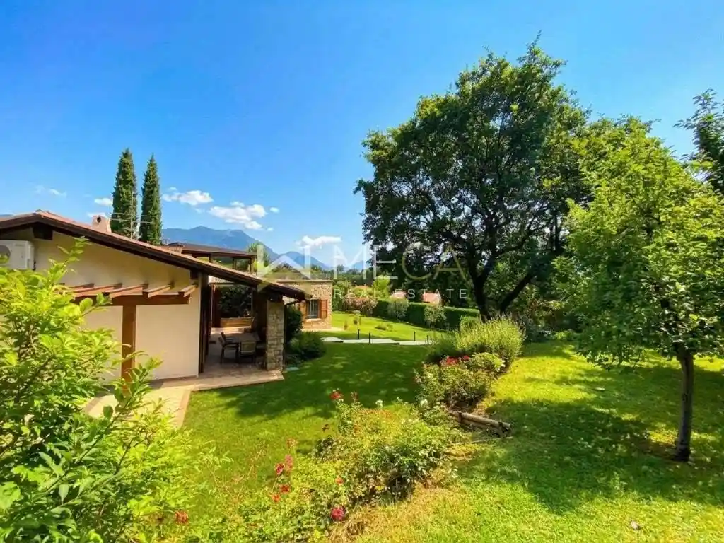 Villa in vendita a San Felice del Benaco