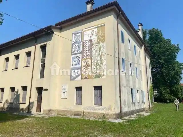 Palazzo - Edificio in vendita a Cordenons