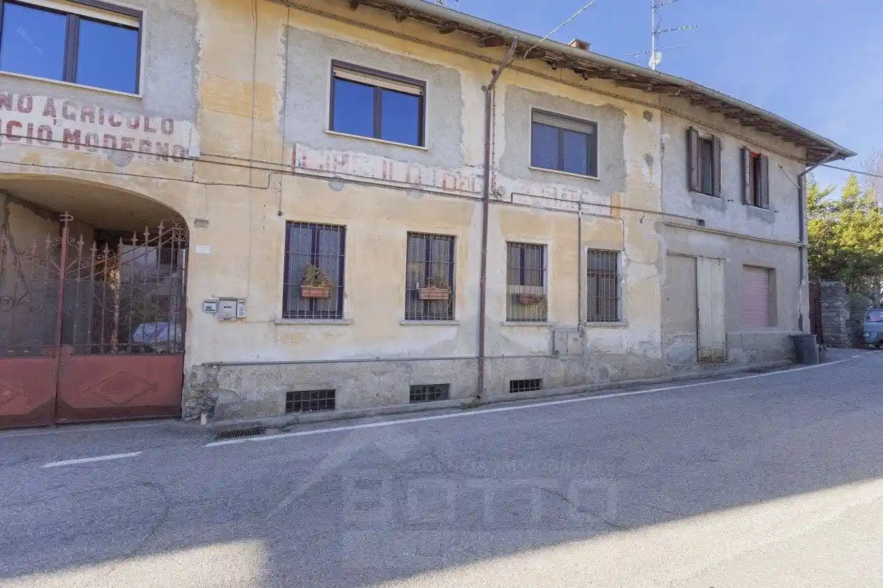 Villa in vendita a Meina