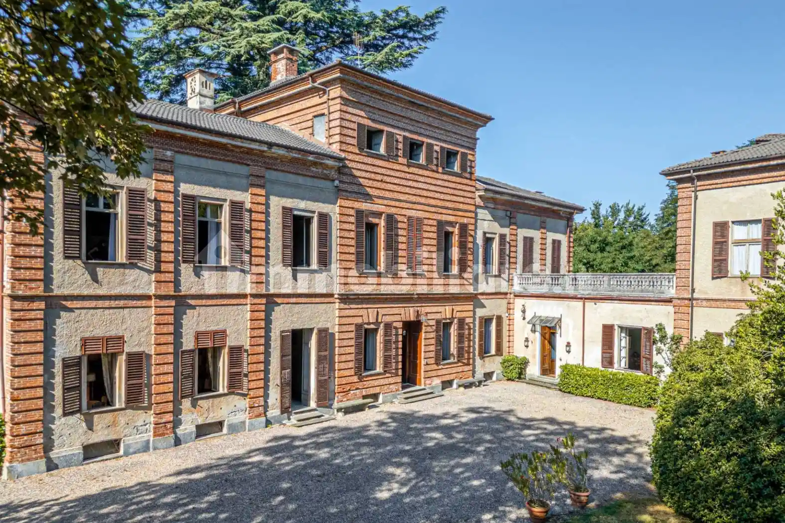 Villa in vendita a Cuneo