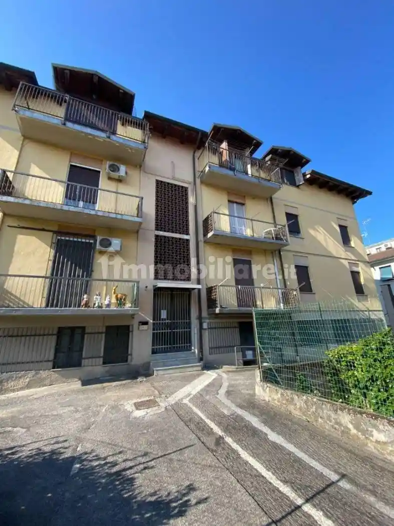 Appartamento in affitto a Pavia