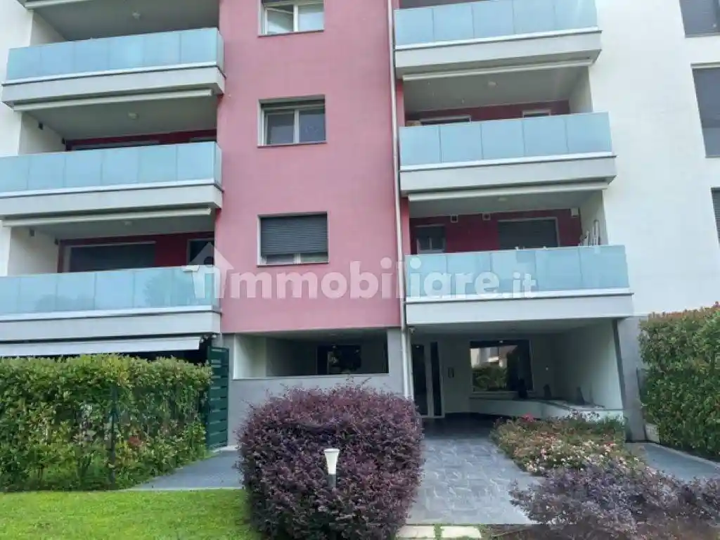 Appartamento in affitto a Rho
