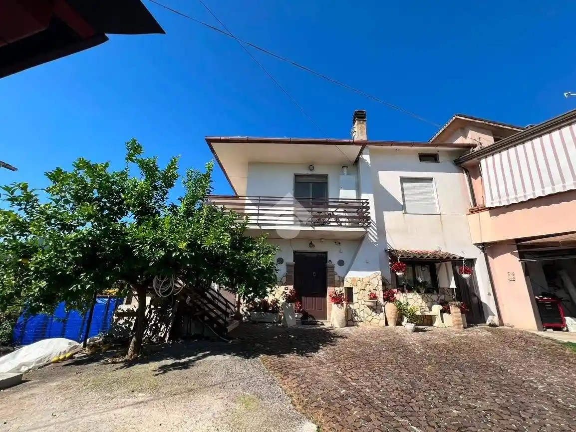Appartamento in vendita a Sant'Andrea del Garigliano