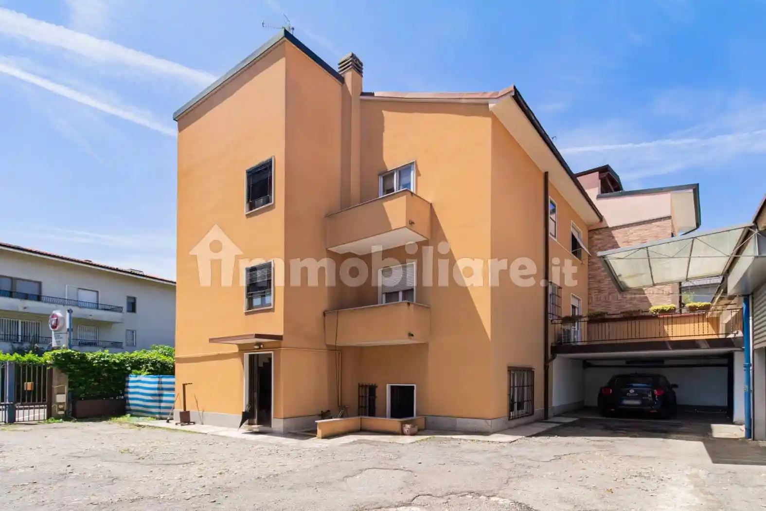Palazzo - Edificio in vendita a Cologno Monzese