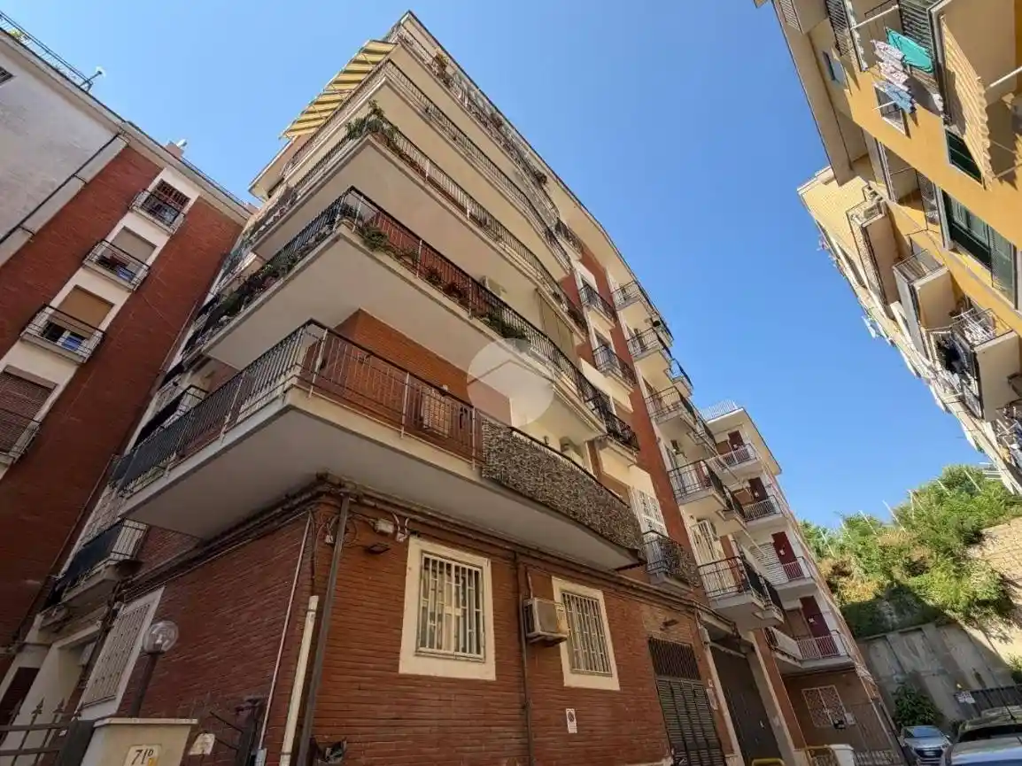 Appartamento in vendita a Napoli