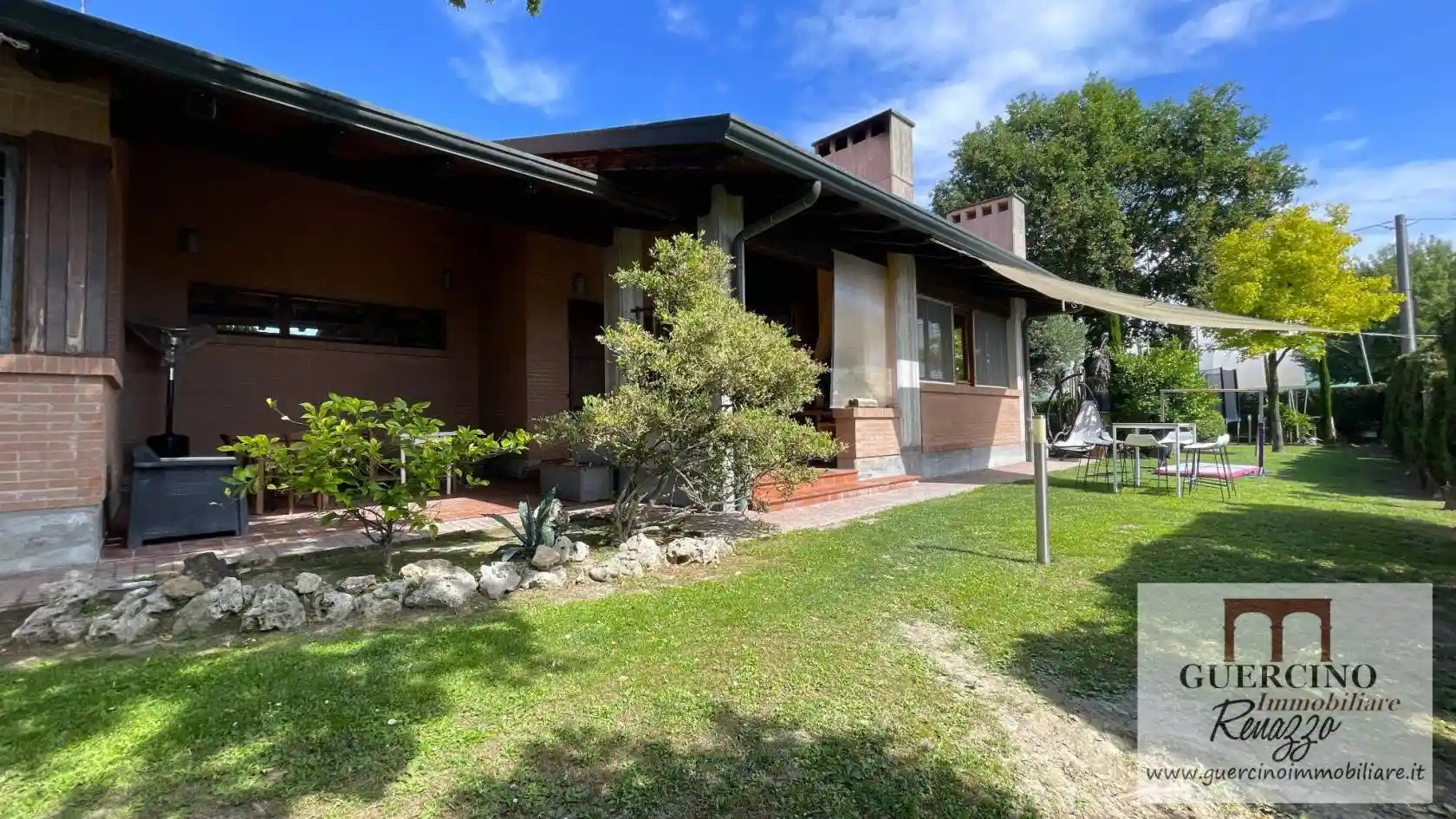 Villa in vendita a Cento