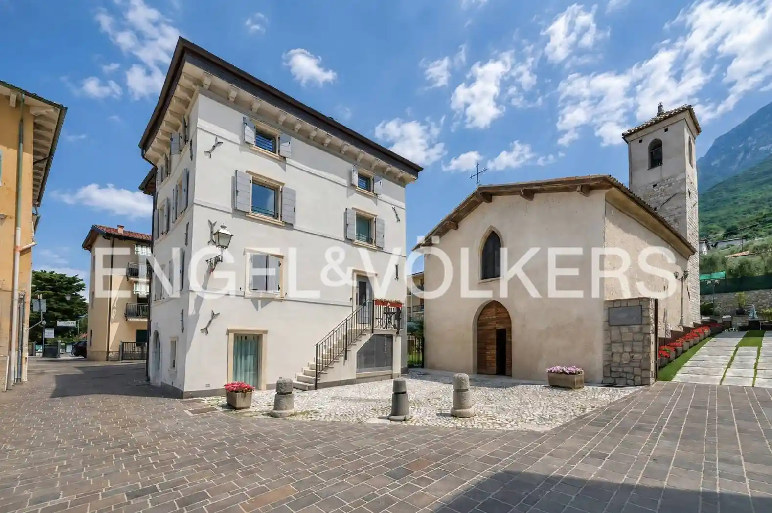 Villa in vendita a Brenzone sul Garda