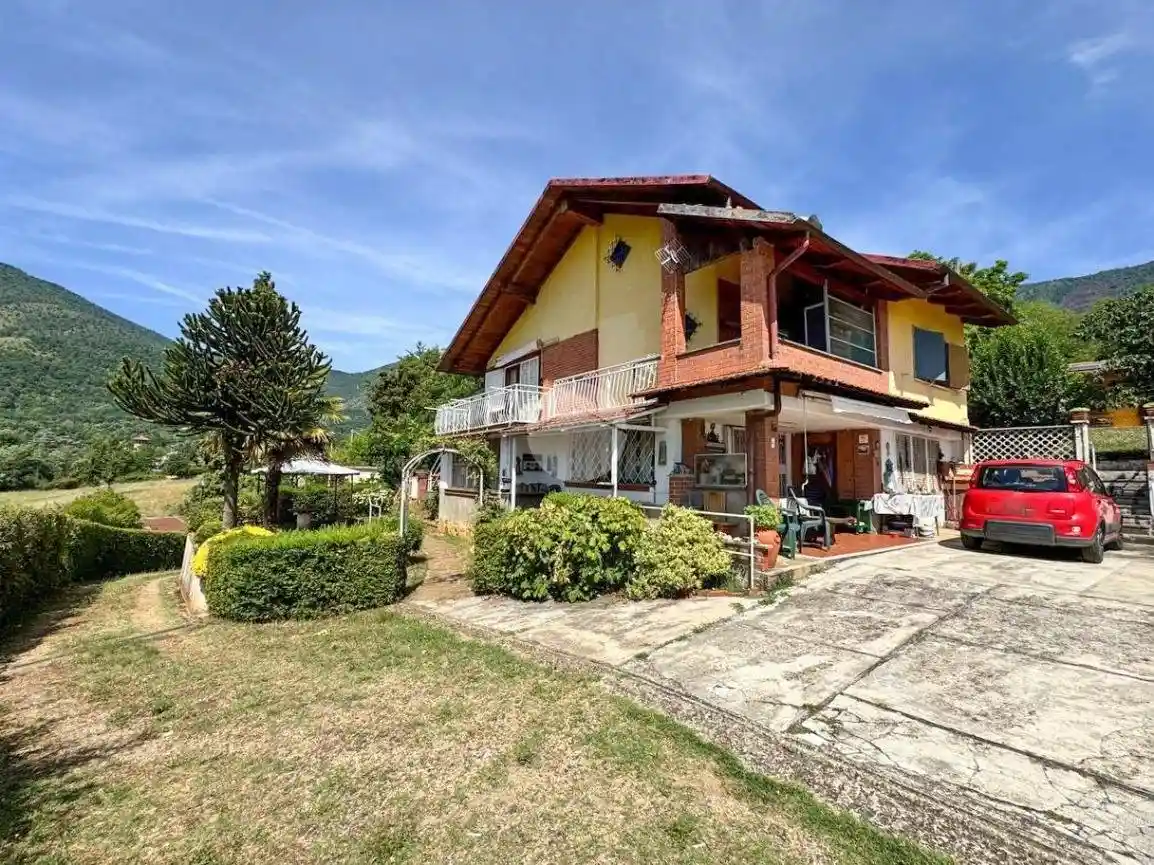 Villa in vendita a Val della Torre
