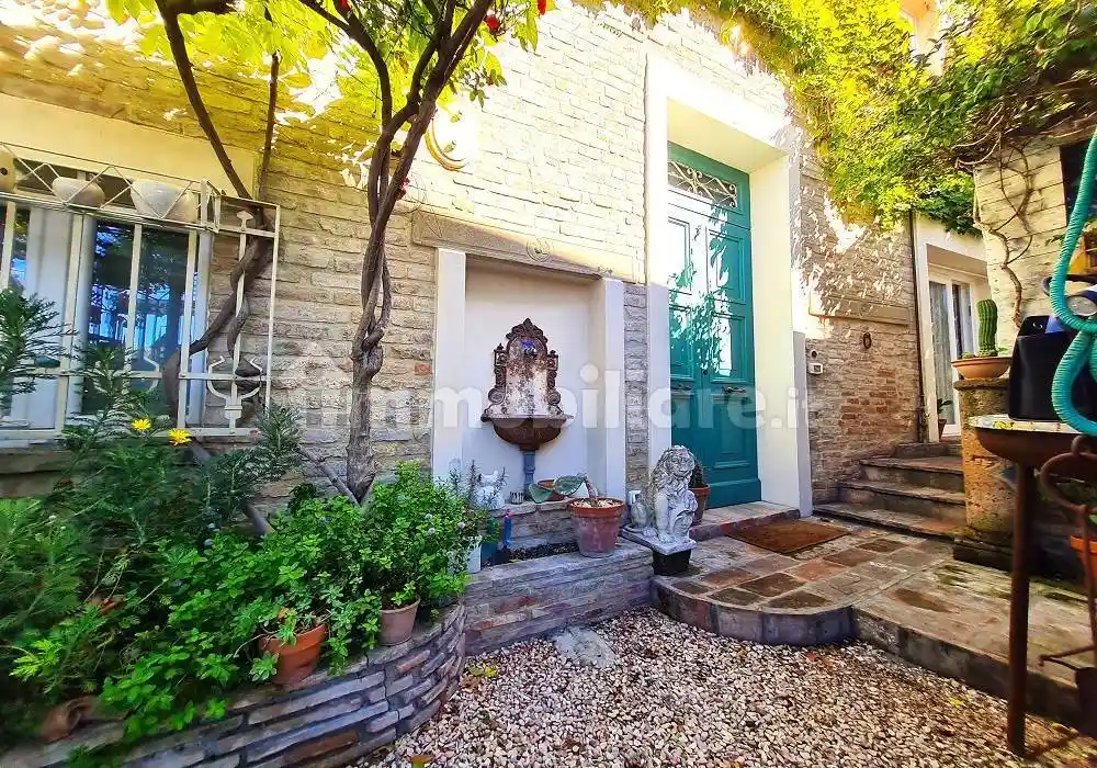 Casa indipendente in vendita a Misano Adriatico