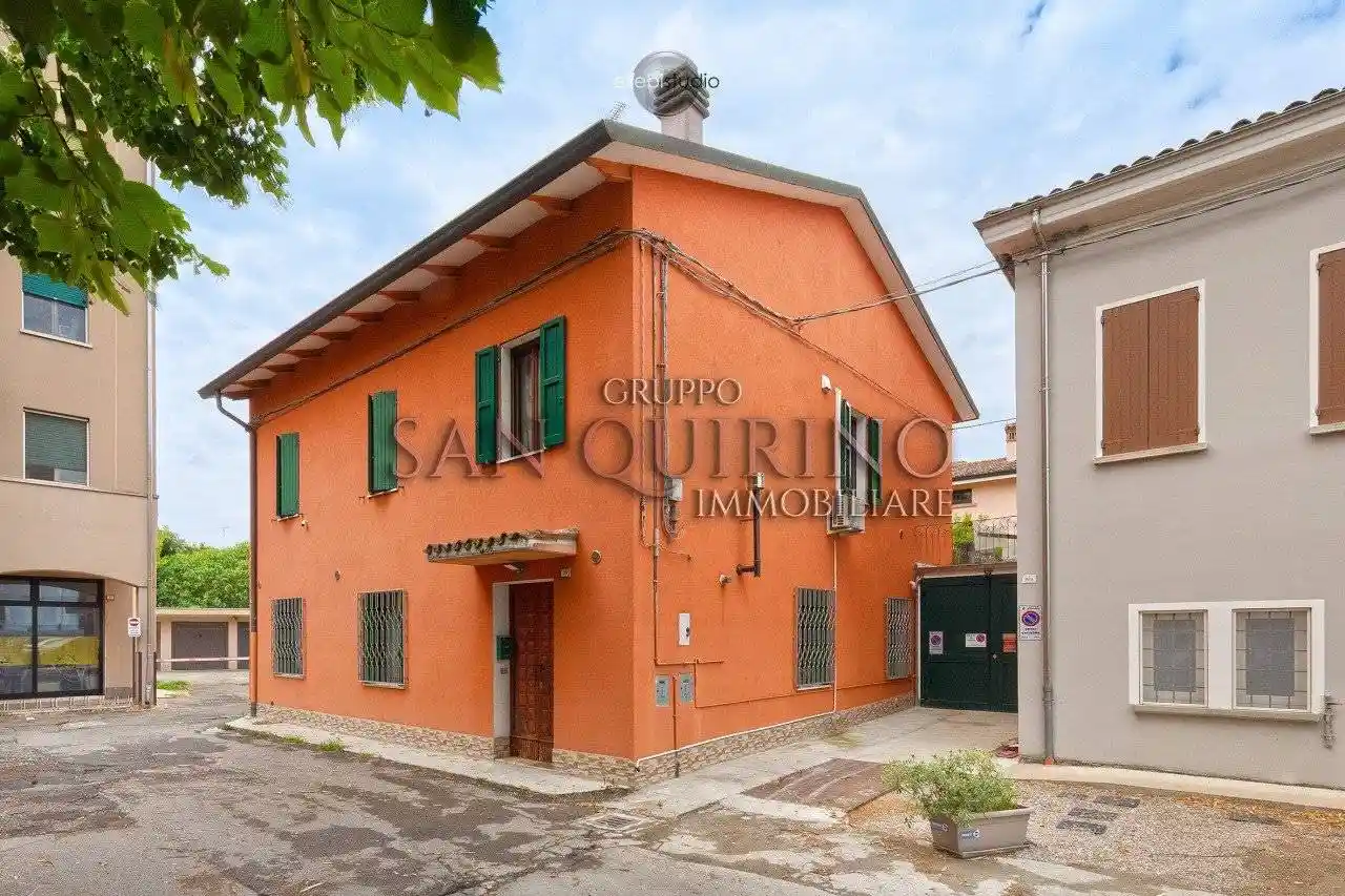 Villa in vendita a Novellara
