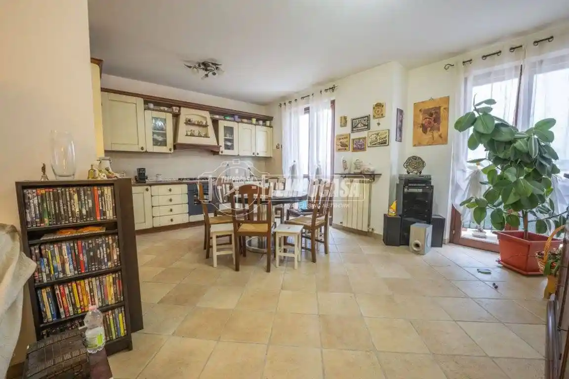 Appartamento in vendita a Montecosaro