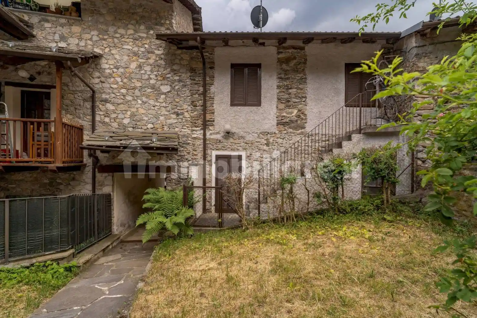 Casa indipendente in vendita a Pradleves