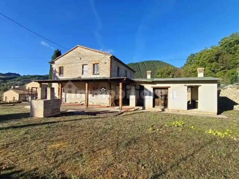 Villa in vendita a Fossombrone