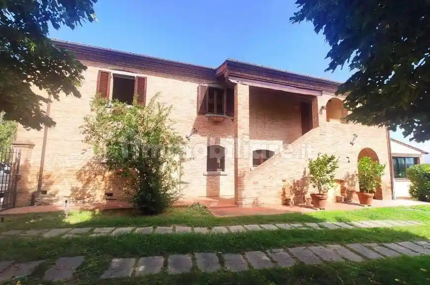 Rustico - Casale in vendita a Foiano della Chiana