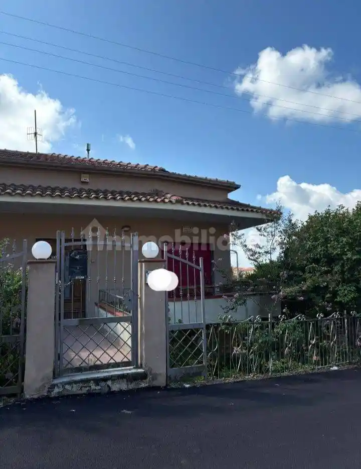 Villa in vendita a Rocchetta e Croce