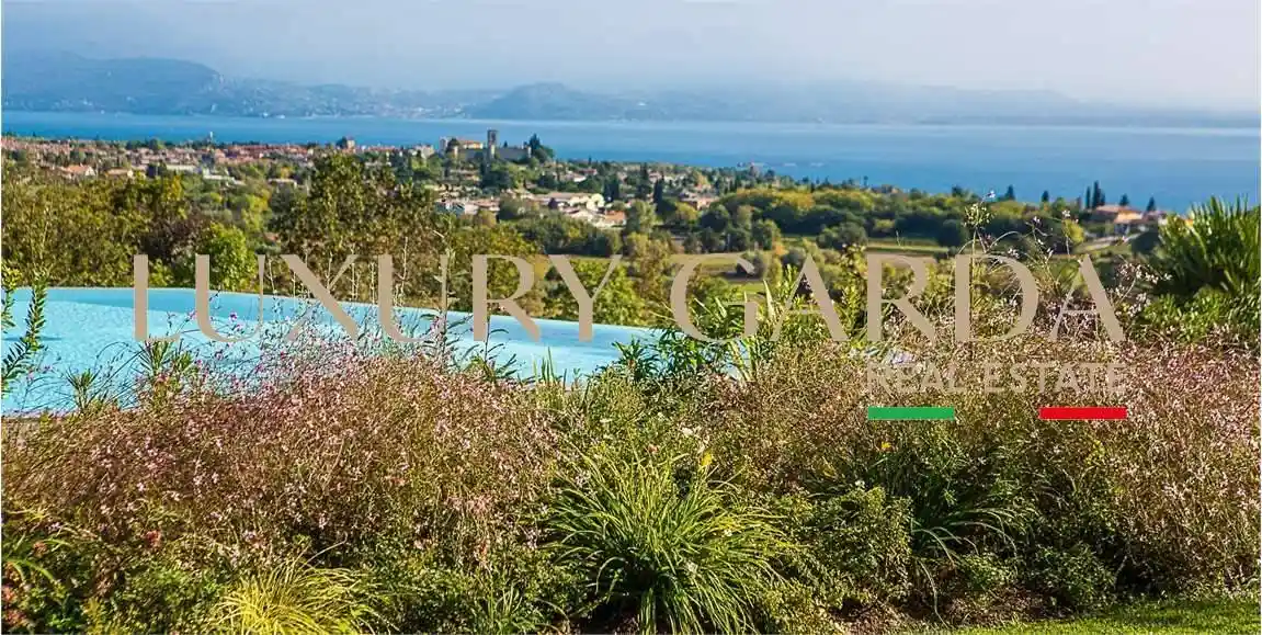 Villa in vendita a Desenzano del Garda