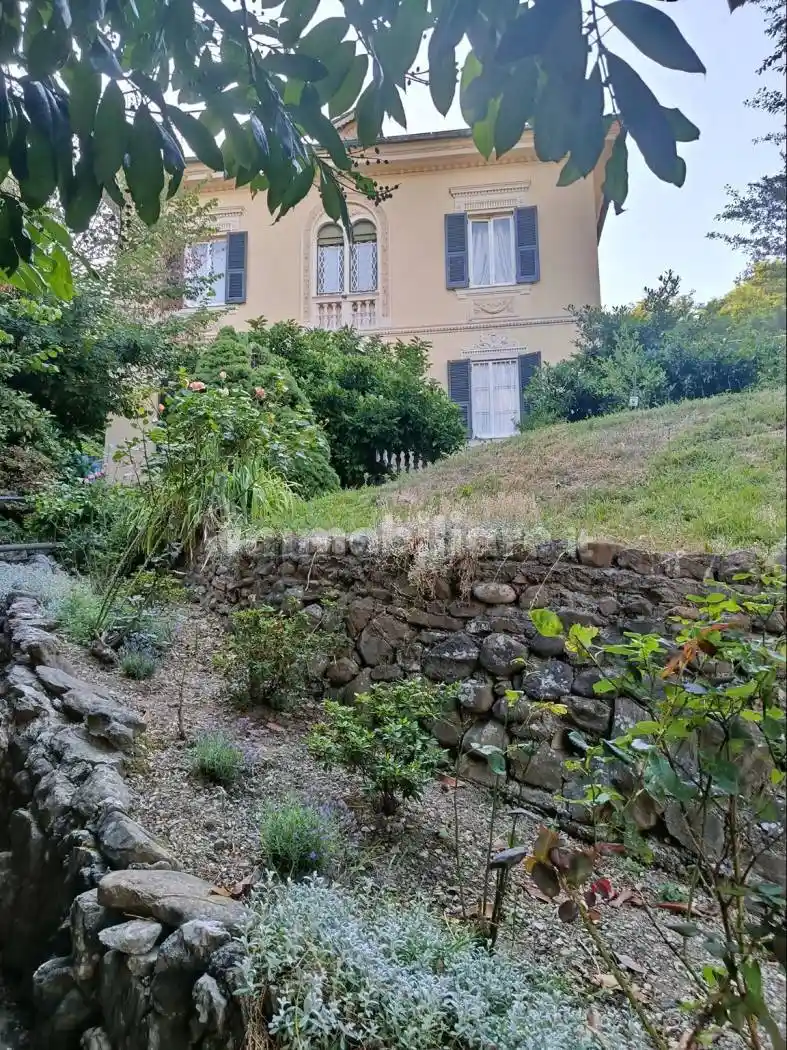 Villa in vendita a Busalla